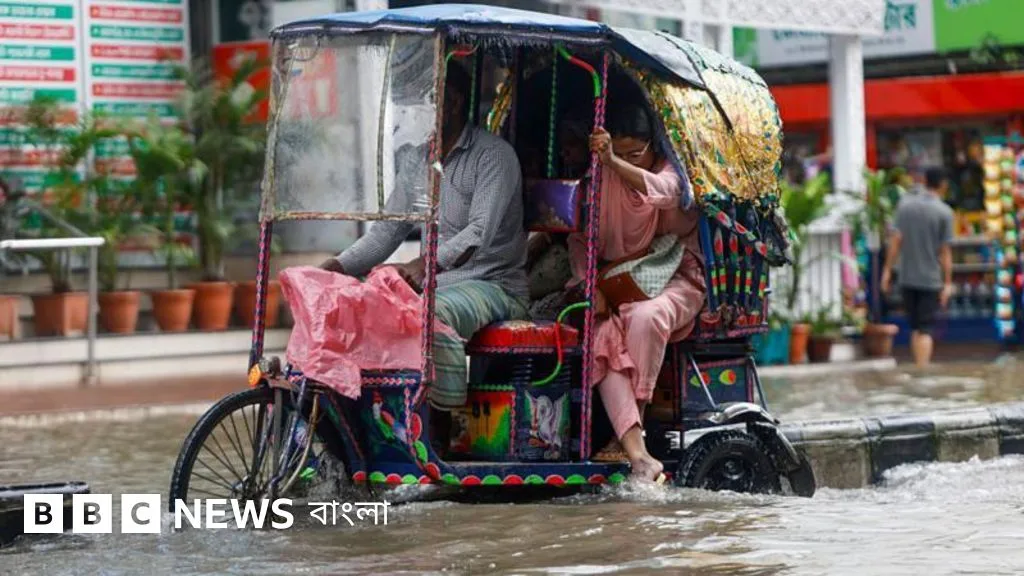 টানা বর্ষণে ঢাকা-চট্টগ্রামসহ সারাদেশে জনদুর্ভোগ, সাত জেলায় বন্যা