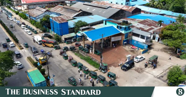 Severe gas shortage disrupts transport and daily life in Chattogram