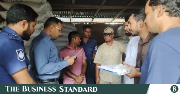 13.55 tonnes of hoarded fertiliser seized in Jashore, trader fined Tk20,000