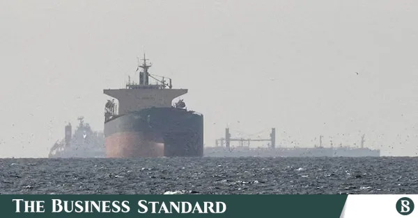 Oil prices decline ahead of US announcement on Iran sanctions