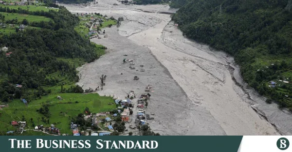 নেপালের বন্যা: হলিউডের কল্পনার চেয়েও বাস্তব ও সাহসী উদ্ধারকাজ