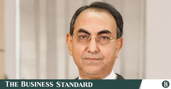 Mirza Abbas attends parliament session after medical treatment abroad