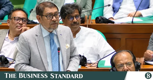 সরকারি হাসপাতালে প্রয়োজনের তুলনায় চিকিৎসকের তীব্র সংকট: স্বাস্থ্যমন্ত্রী